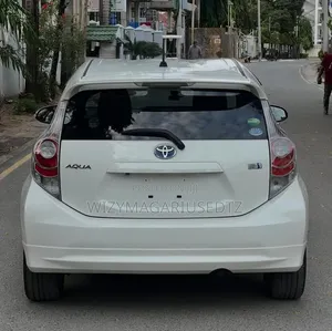 Toyota Aqua 2012 Off white