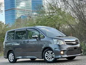 Toyota Noah 2011 Gray