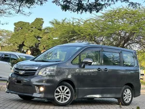 Toyota Noah 2011 Gray
