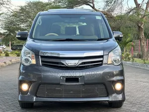 Toyota Noah 2011 Gray