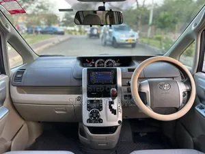 Toyota Noah 2011 Gray