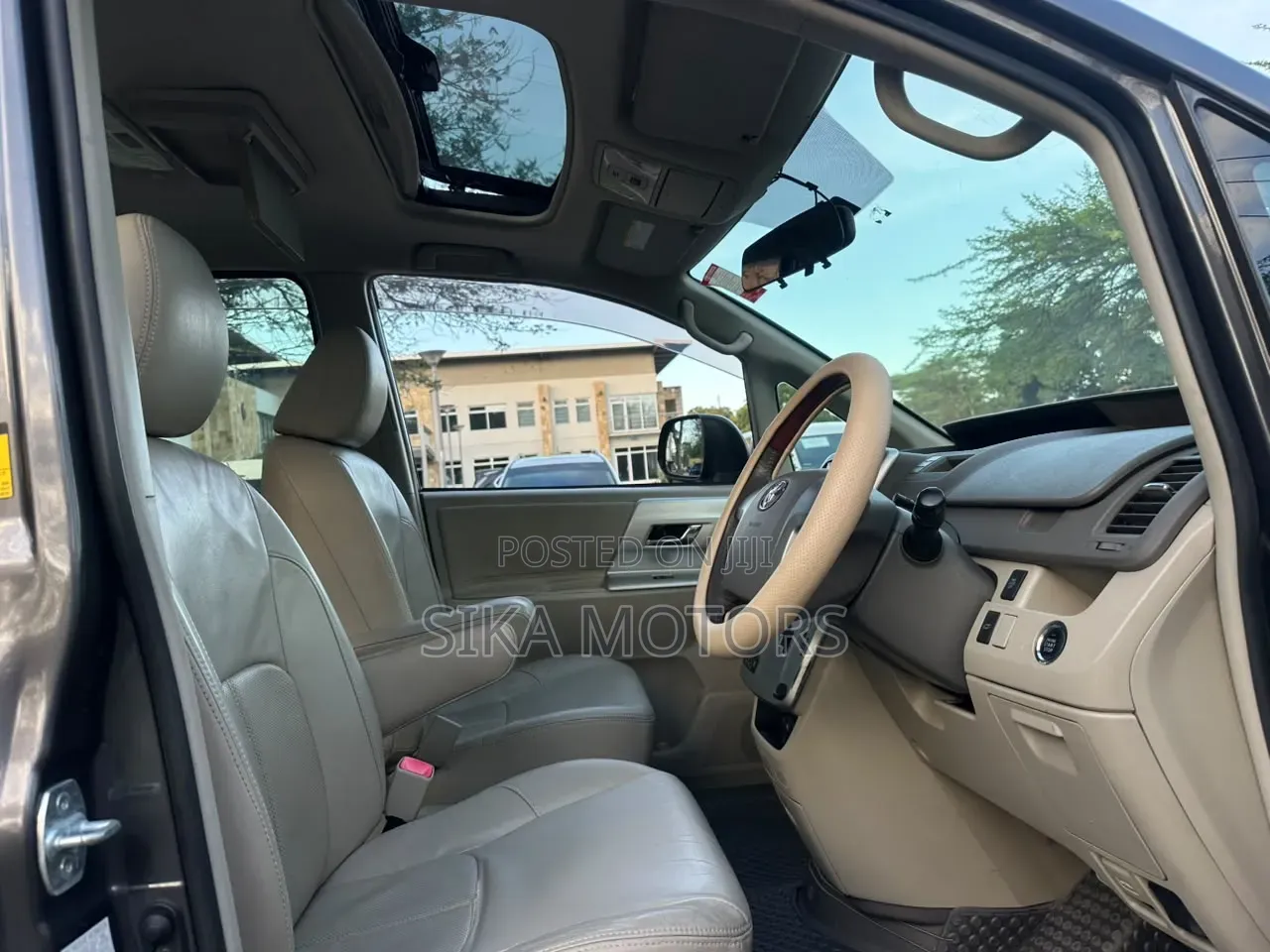 Toyota Noah 2011 Gray
