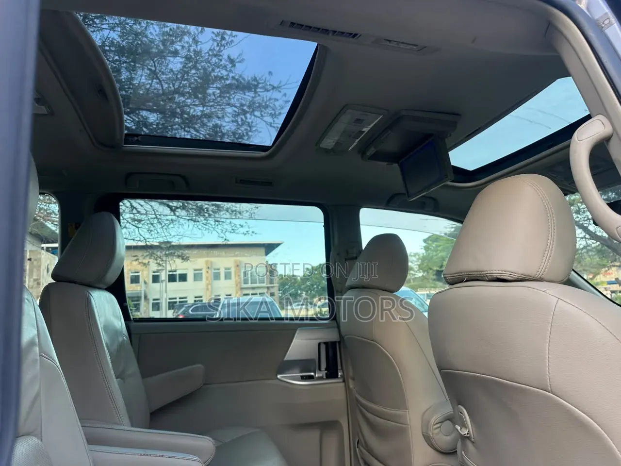 Toyota Noah 2011 Gray