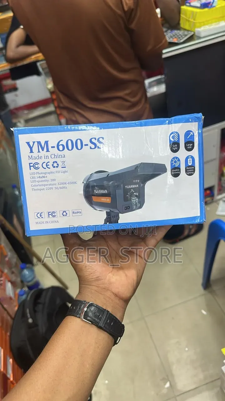 Yuanman YM-600-SS 100W Bi-Color LED Video and Photographic Fill Light