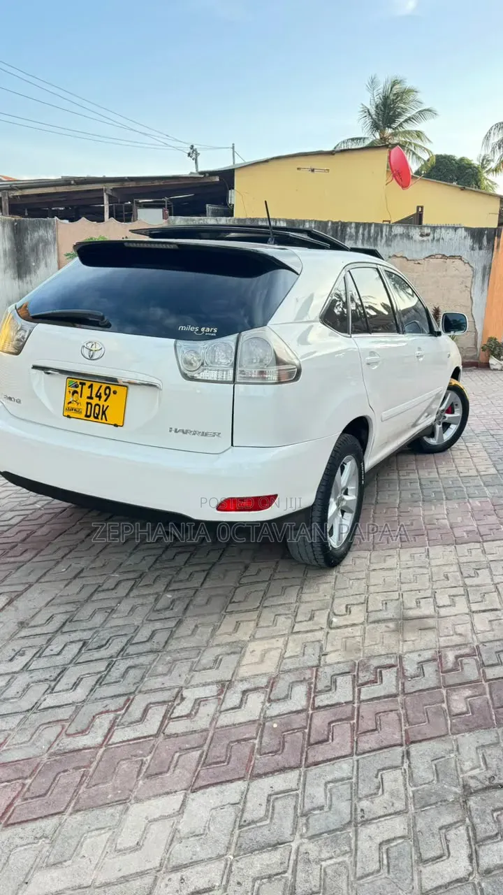 Toyota Harrier 2006 White
