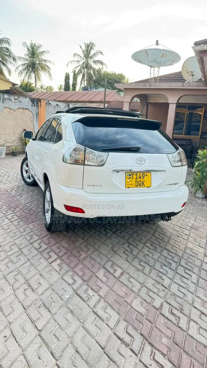 Toyota Harrier 2006 White