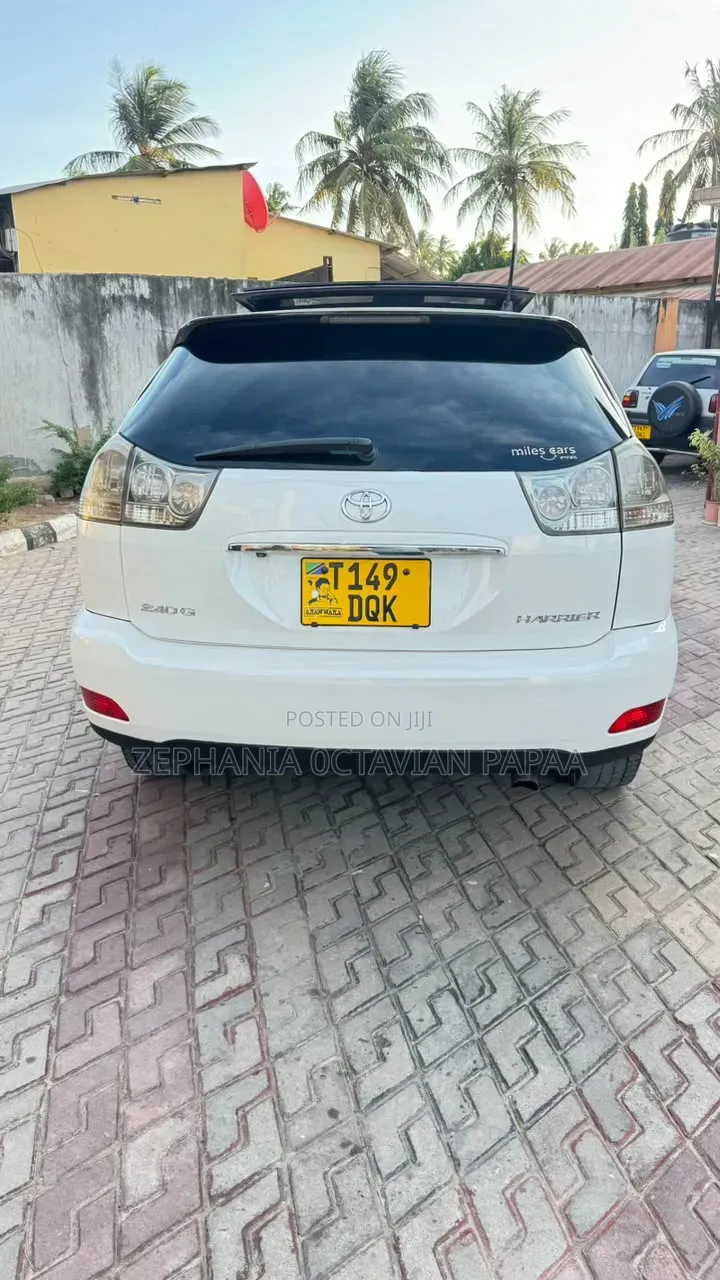Toyota Harrier 2006 White
