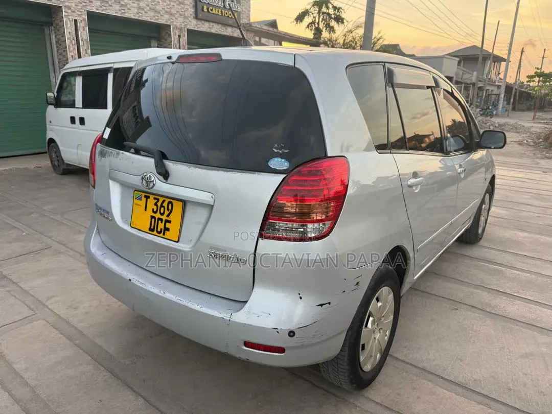 Toyota Corolla Spacio 2003 Silver