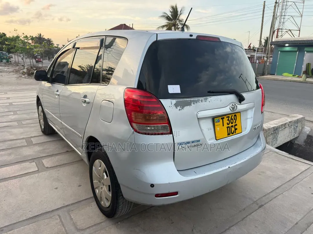 Toyota Corolla Spacio 2003 Silver