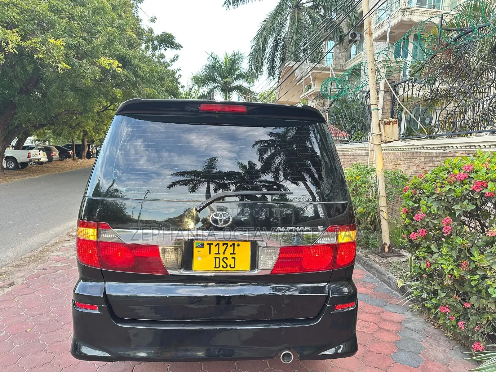 Toyota Alphard 2005 Black