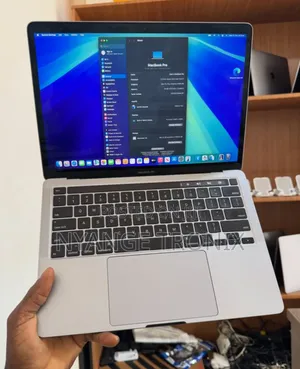 Laptop Apple MacBook Pro 2020 16GB Intel Core i7 SSD 512GB