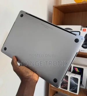 Laptop Apple MacBook Pro 2020 16GB Intel Core i7 SSD 512GB