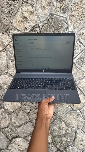 Laptop HP 250 G8 8GB Intel Core i7 SSD 256GB