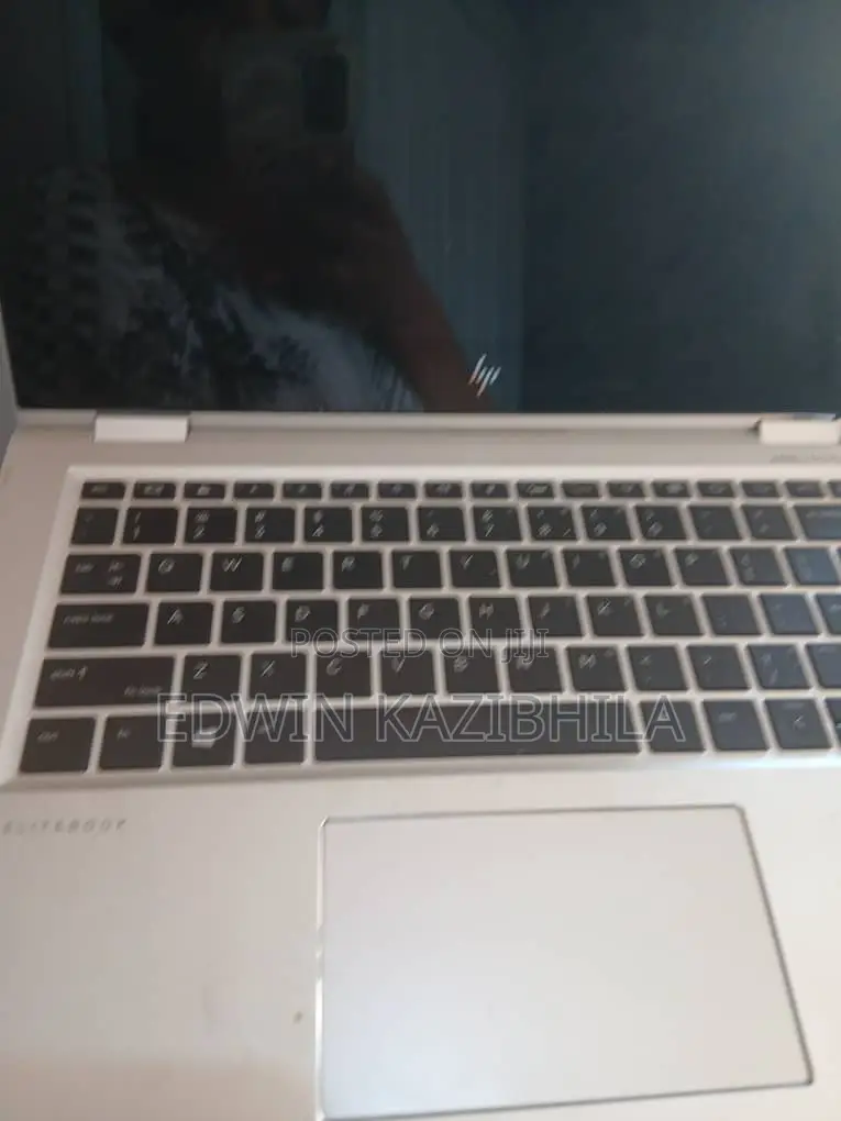 Laptop HP EliteBook 1030 8GB Intel Core i5 SSD 500GB