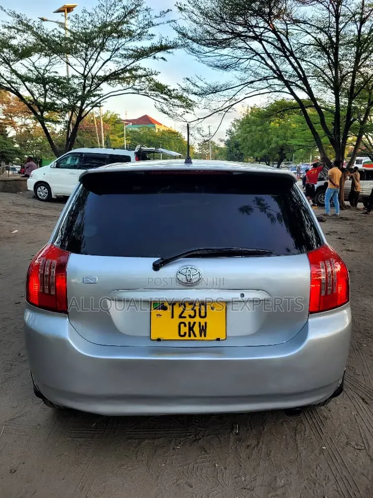 Toyota Corolla RunX 2004