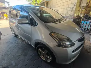 Toyota Ractis 2008 Silver