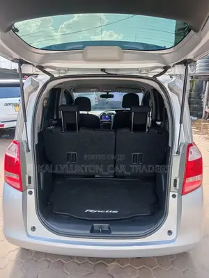 Toyota Ractis 2008 Silver