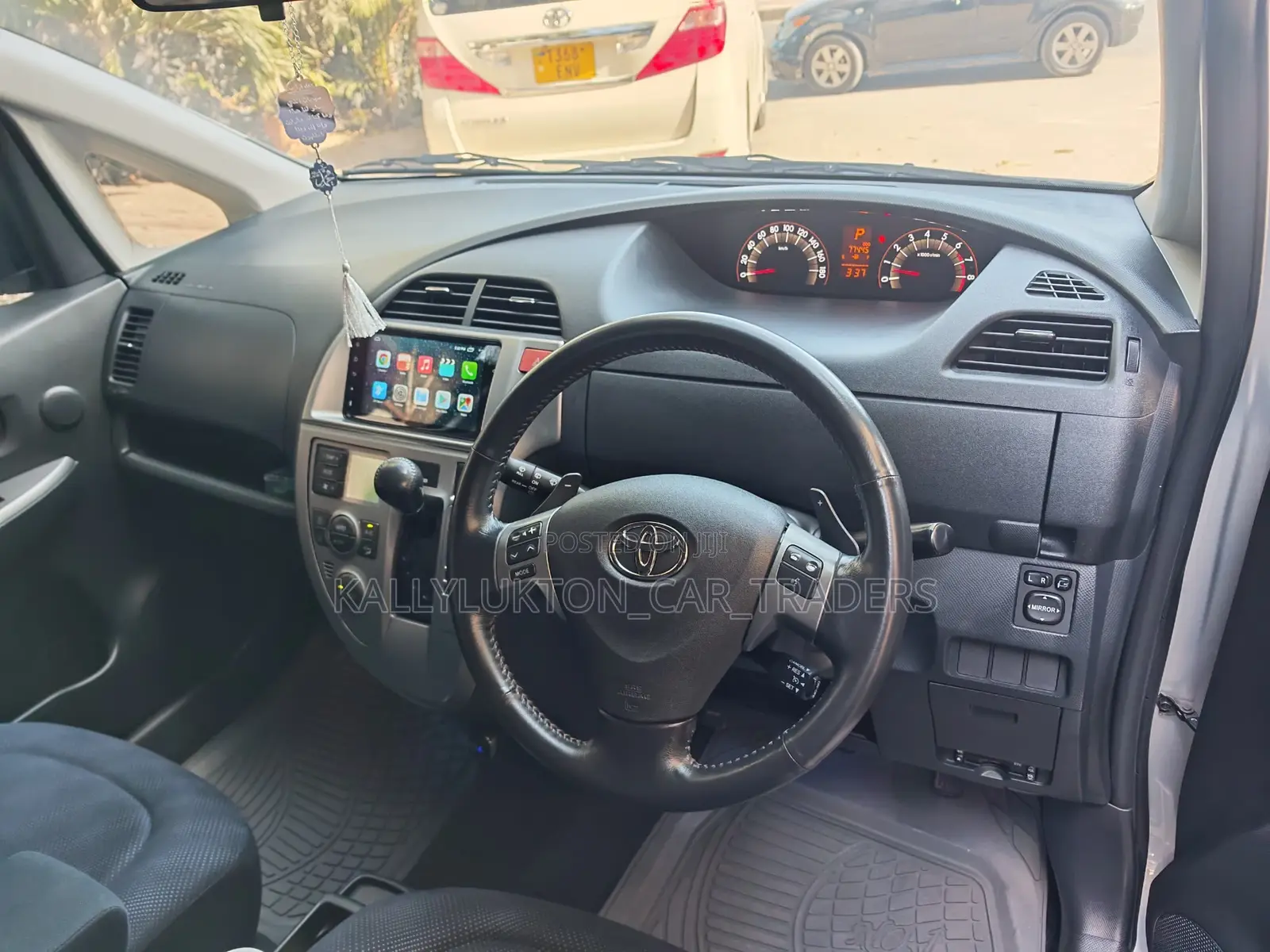 Toyota Ractis 2008 Silver