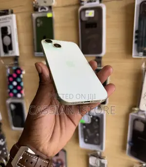 Apple iPhone 15 128 GB Green