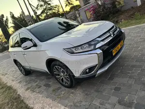 Mitsubishi Outlander 2016 White
