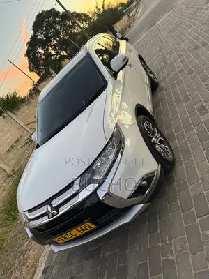 Mitsubishi Outlander 2016 White