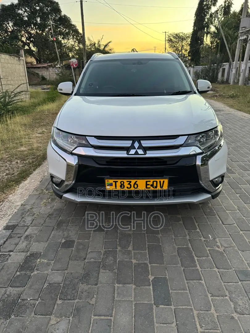 Mitsubishi Outlander 2016 White