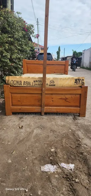 Hardwood Bed 5/6