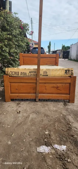 Hardwood Bed 5/6