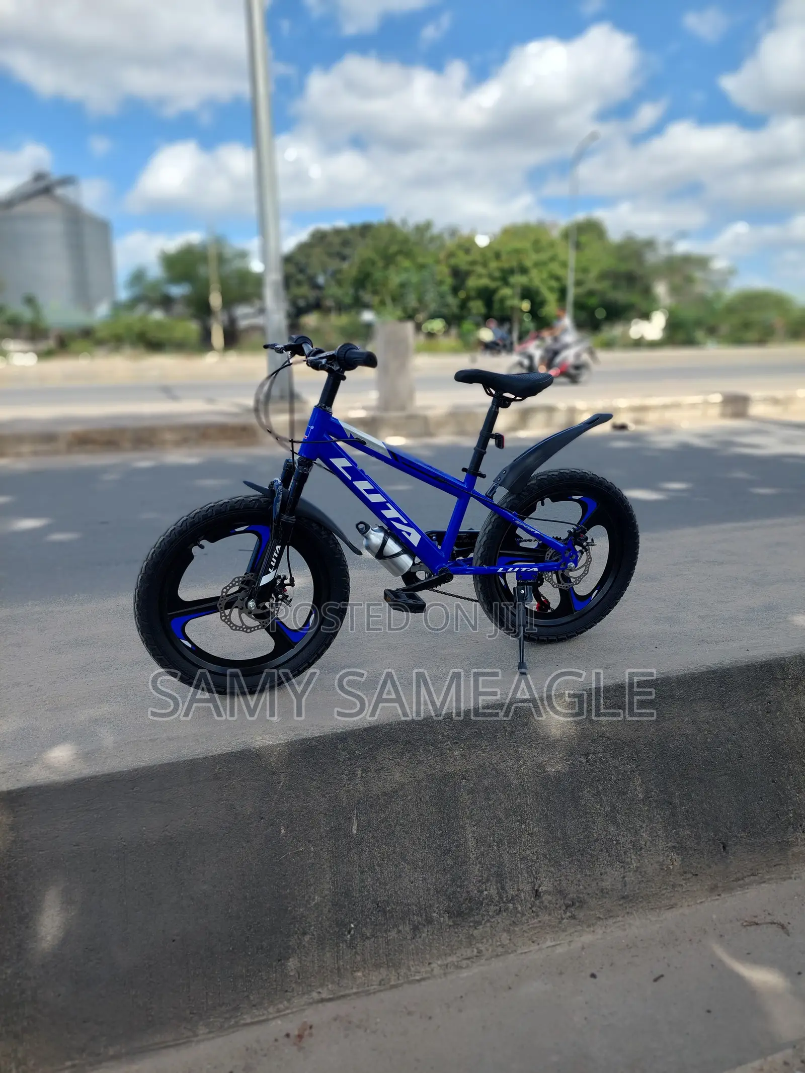 20 Inch Bicycle With 7 Gears and Front Suspension
