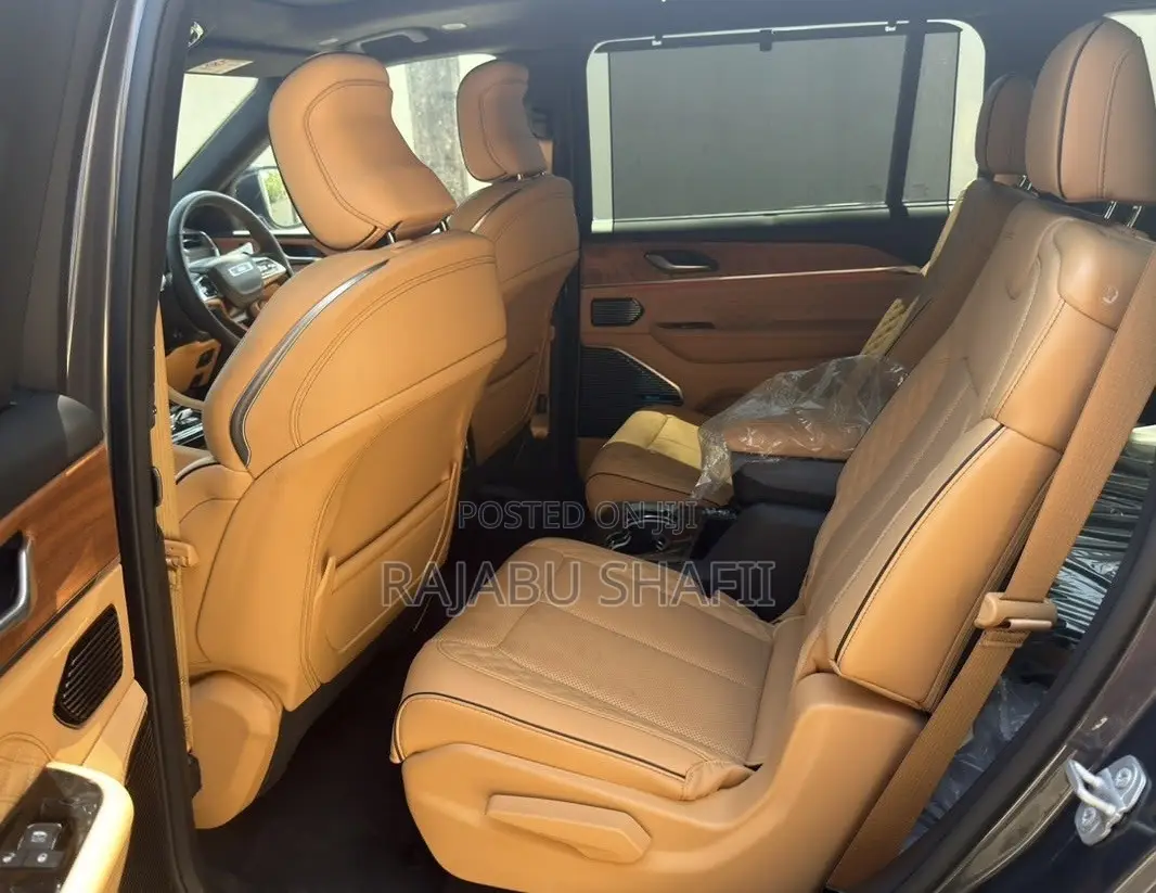 Jeep Grand Cherokee 2024 Gray