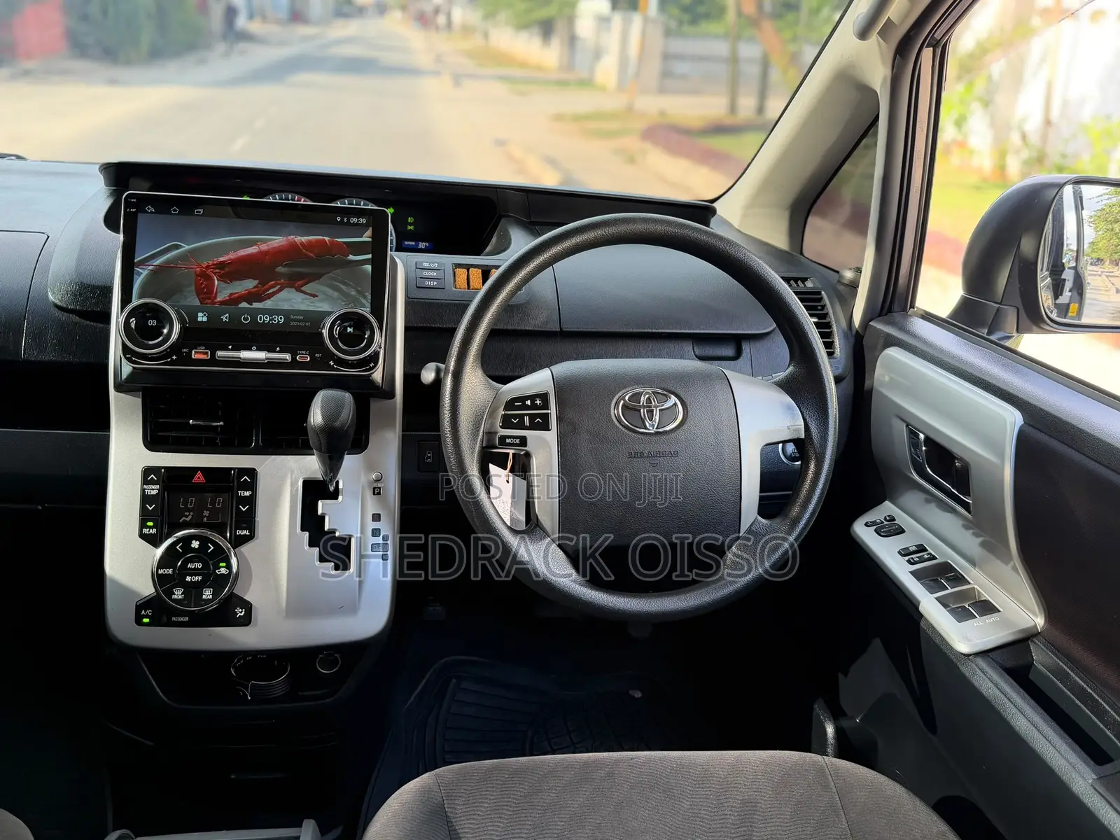 Toyota Noah 2010 Gray