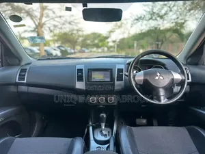 Mitsubishi Outlander 2011 Black