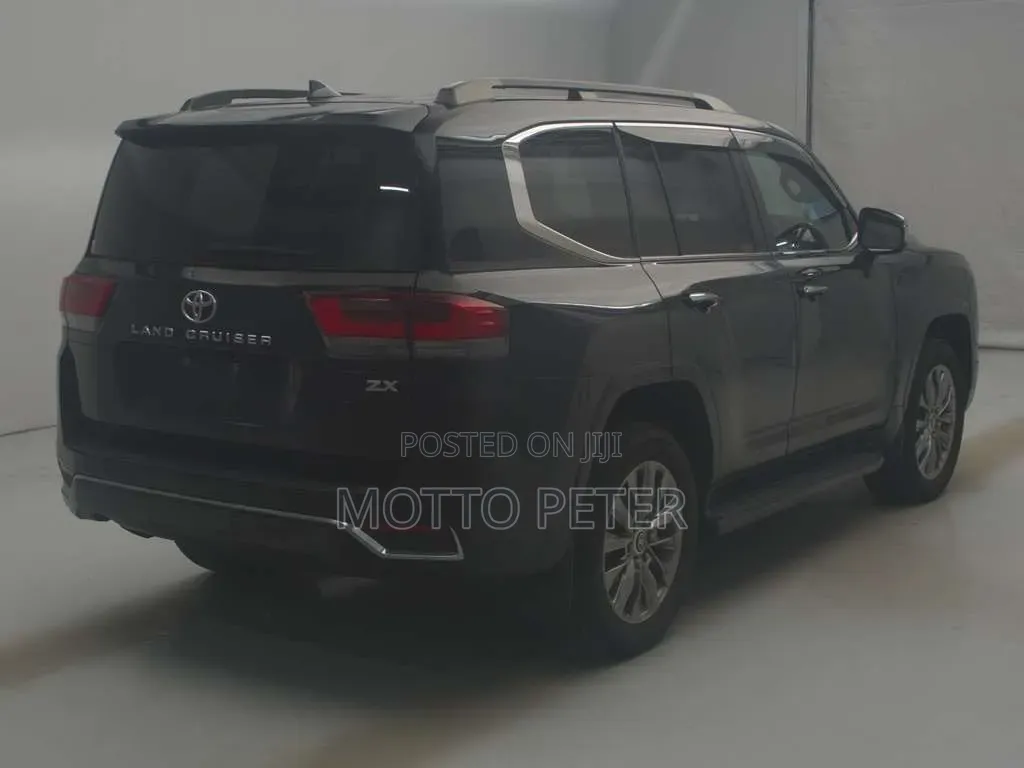Toyota Land Cruiser 2022 Black