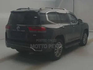 Toyota Land Cruiser 2022 Black