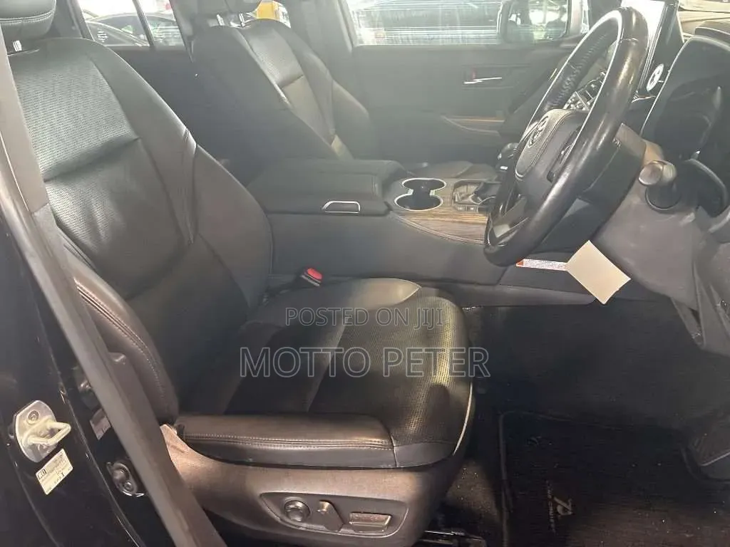 Toyota Land Cruiser 2022 Black