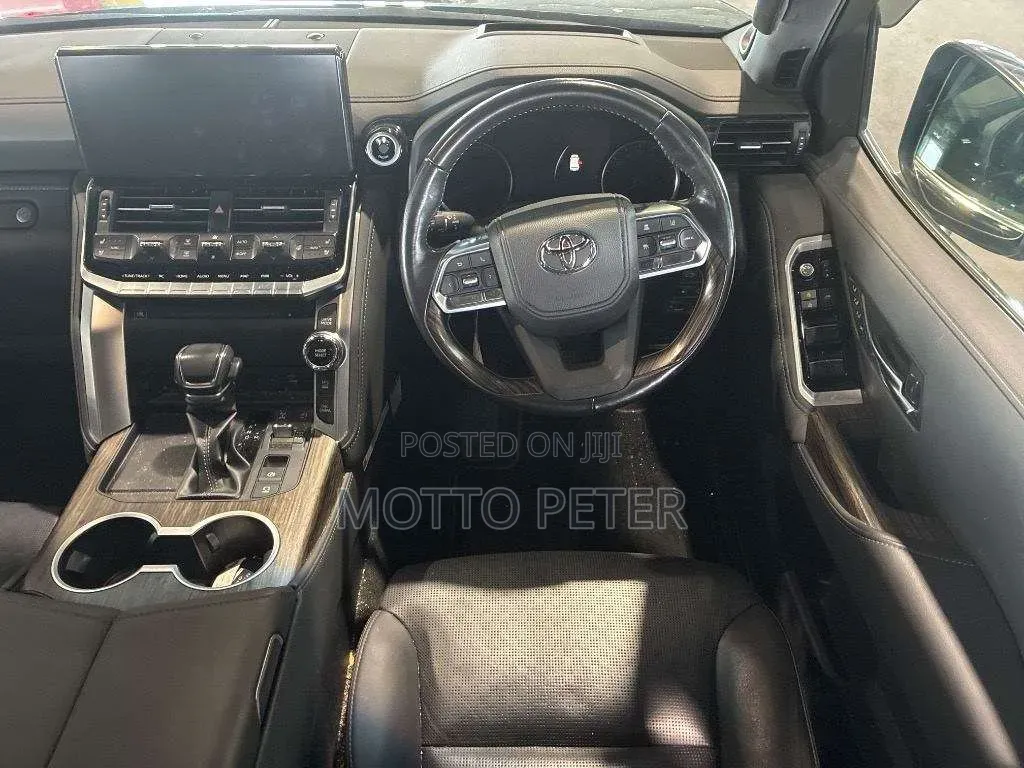 Toyota Land Cruiser 2022 Black