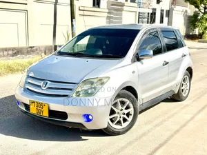 Toyota IST 2004 Silver