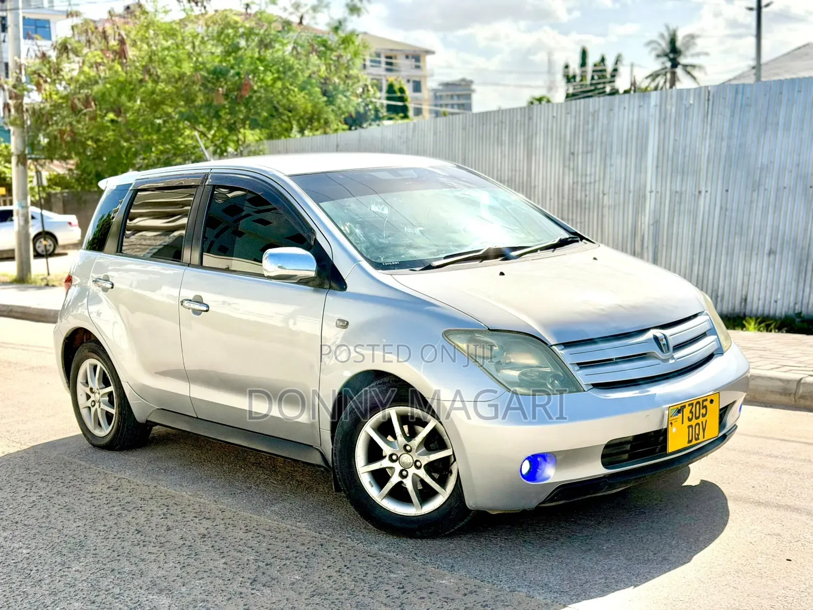 Toyota IST 2004 Silver