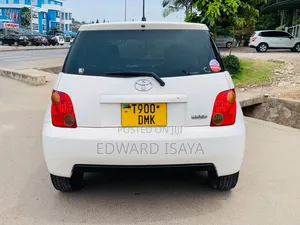 Toyota IST 2005 White