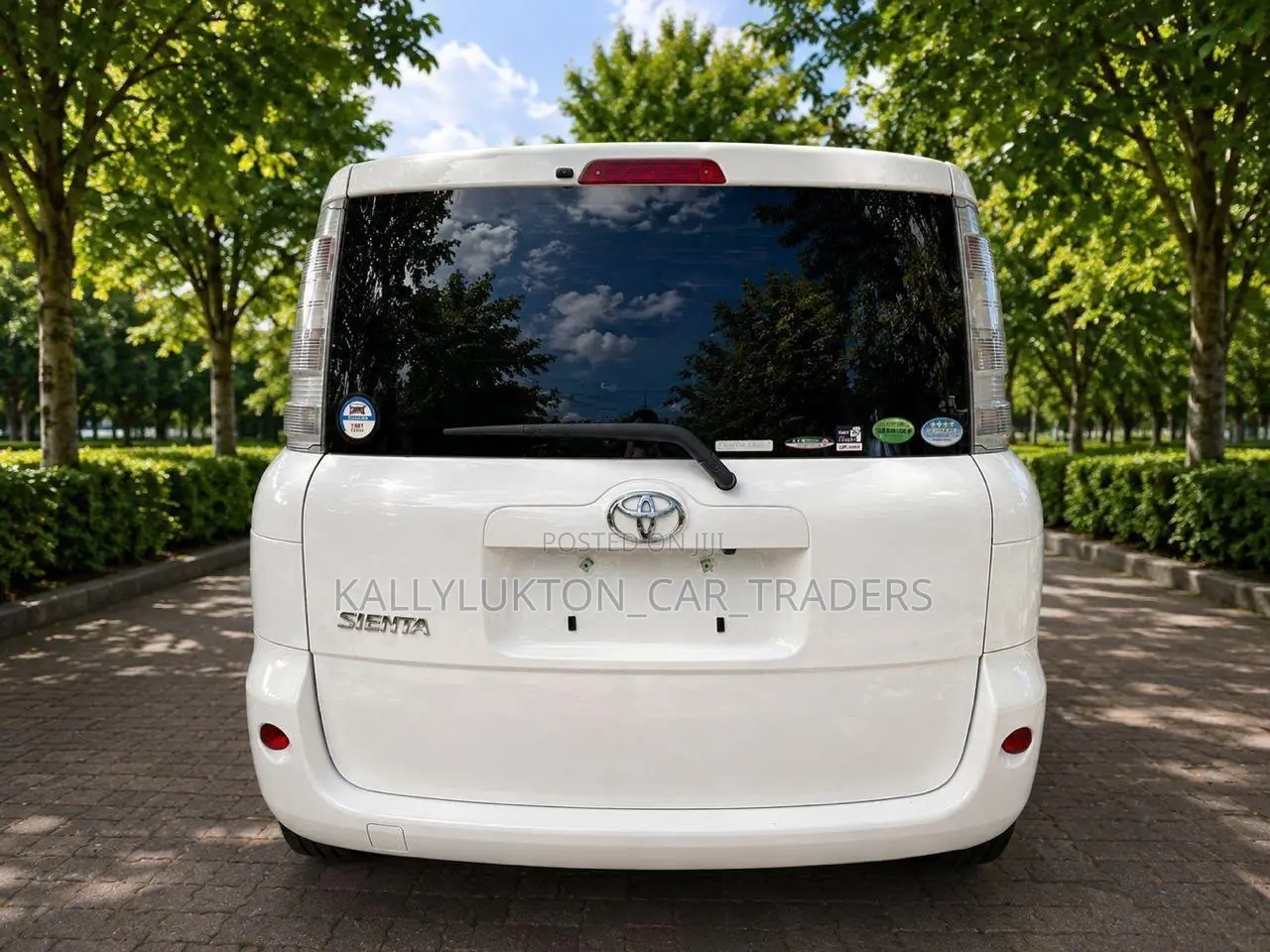 Toyota Sienta 2013 White