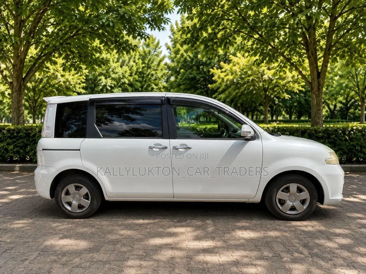 Toyota Sienta 2013 White