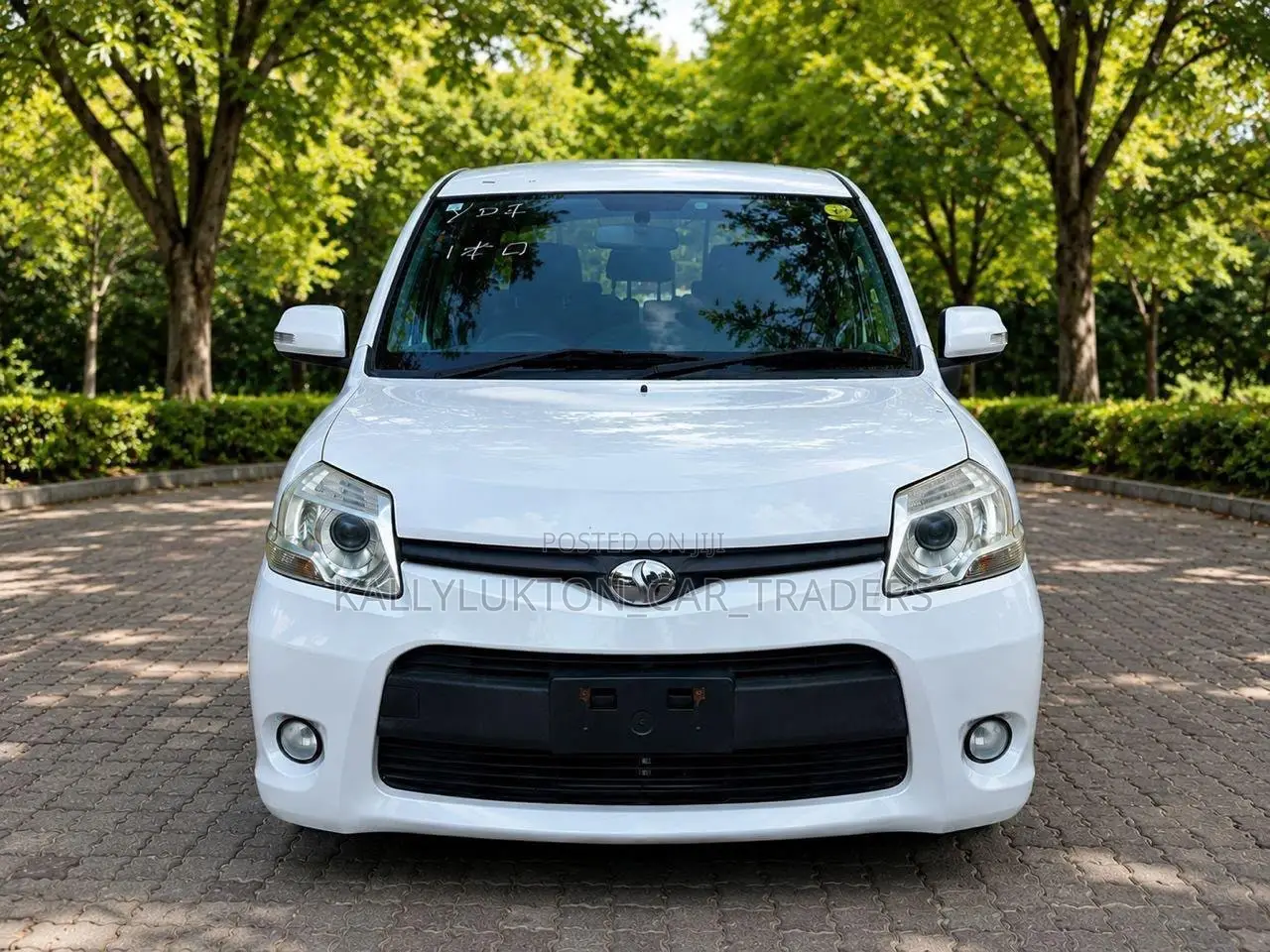 Toyota Sienta 2013 White