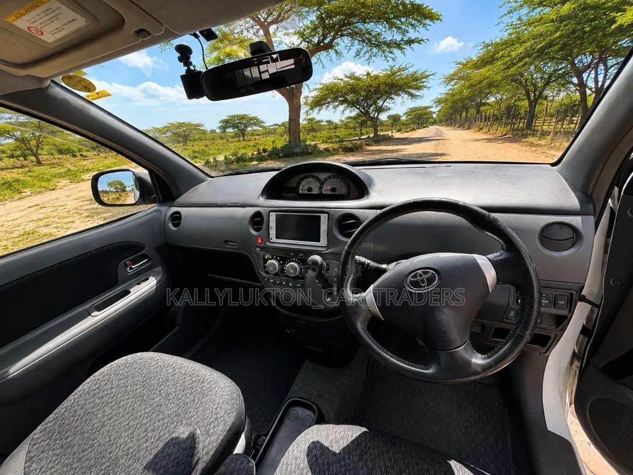 Toyota Sienta 2013 White
