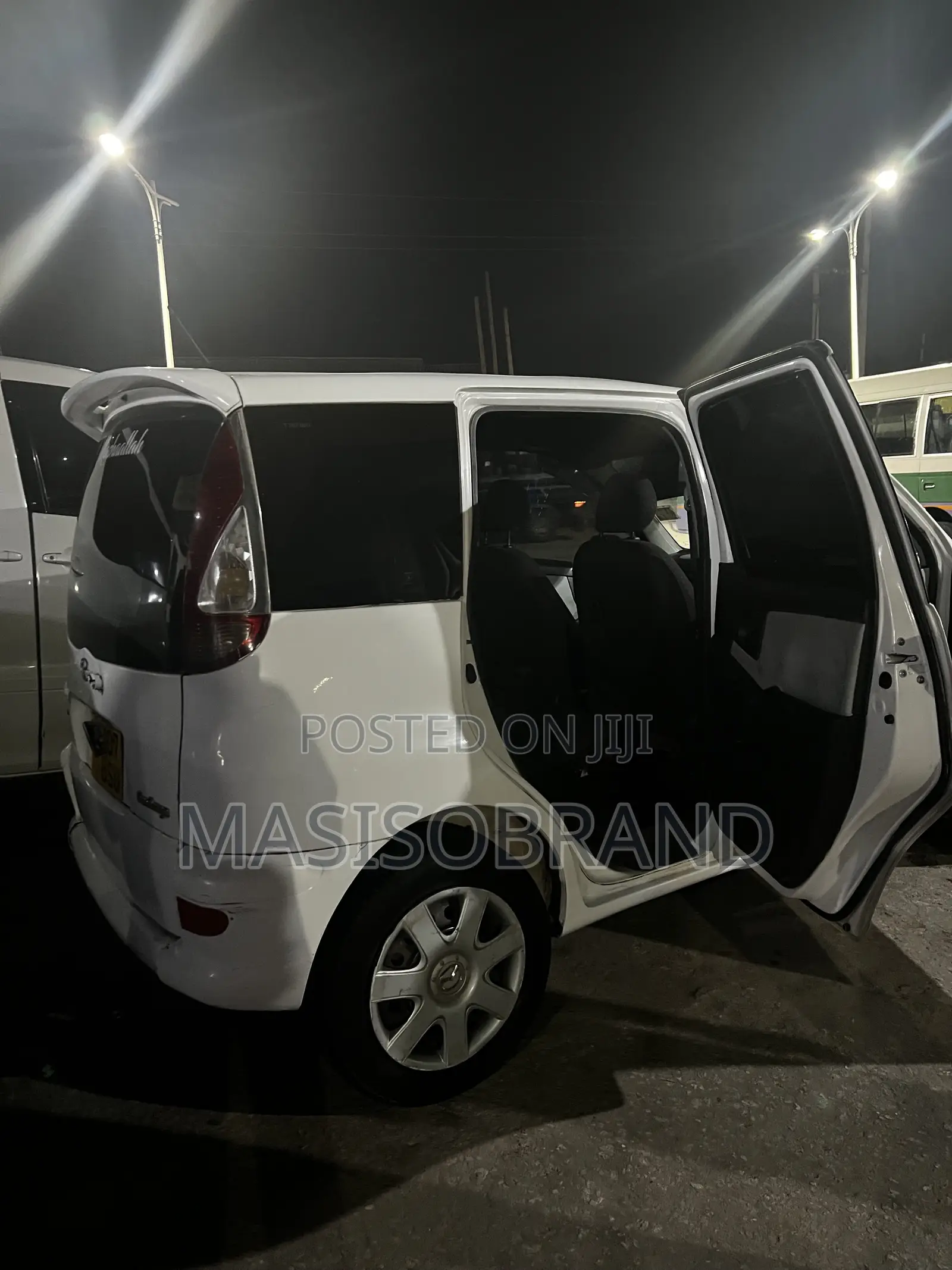 Toyota Fun Cargo 2004 White