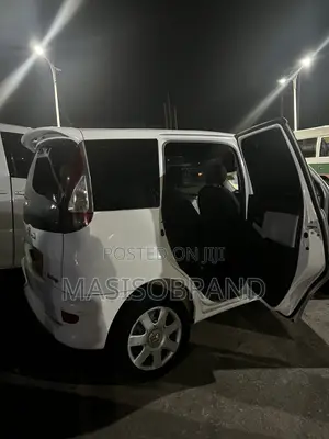 Toyota Fun Cargo 2004 White
