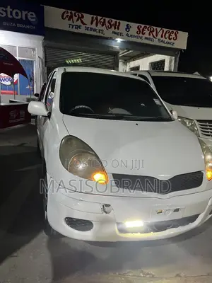 Toyota Fun Cargo 2004 White