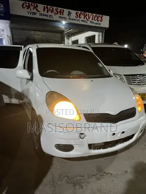 Toyota Fun Cargo 2004 White
