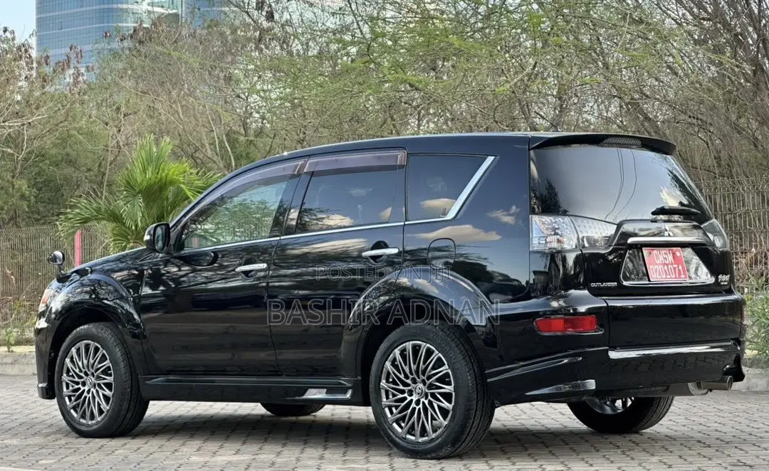 Mitsubishi Outlander 2011 Black