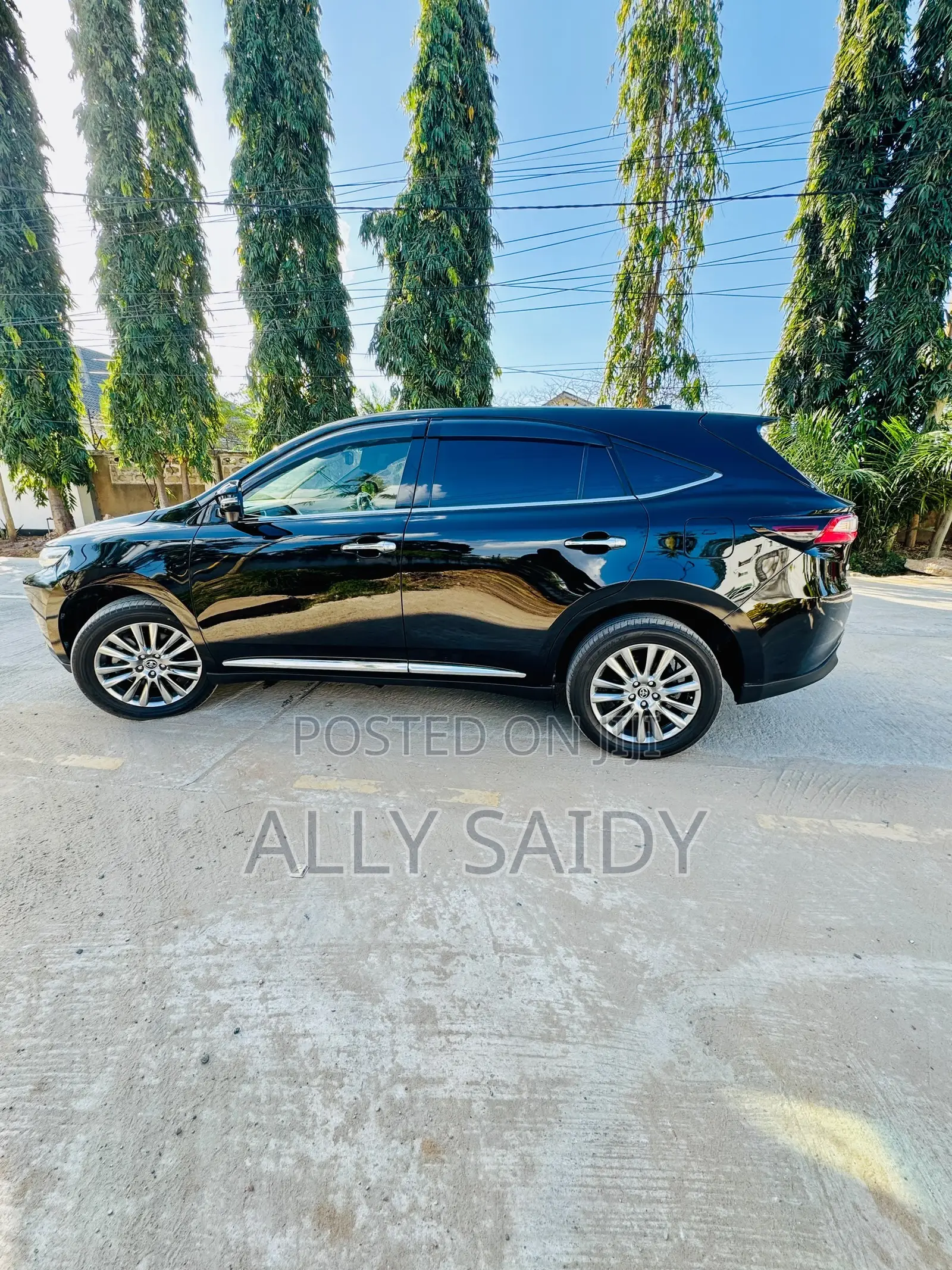 Toyota Harrier 2.0 2017 Black