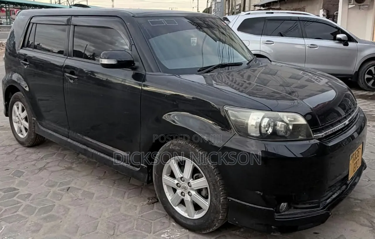 Toyota Rumion 2024 Black